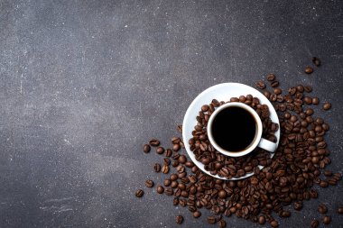 Kavrulmuş kahve çekirdekli kahve.