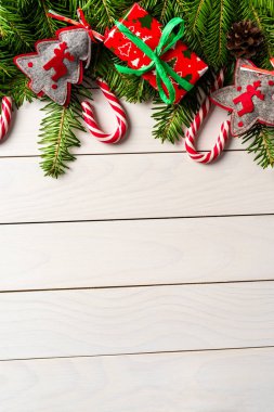 Noel Noel ağacı ve süslemeleri ile arka plan. Kopya alanı
