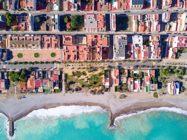 Akdeniz sahilinin havadan görünüşü