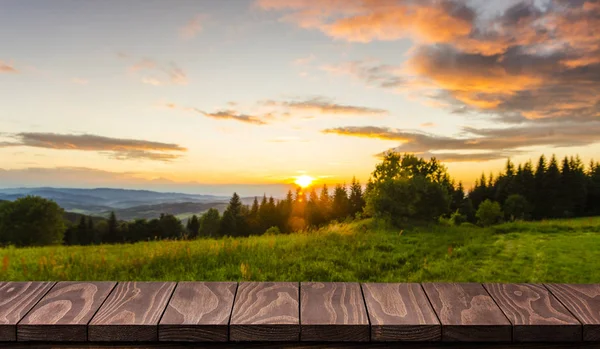Пустой Деревянный Стол Красивым Пейзажем — стоковое фото