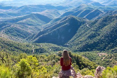 Kadının güzel manzara