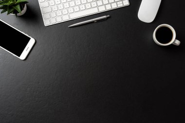 Modern ofis masaüstü kopya alanı ile