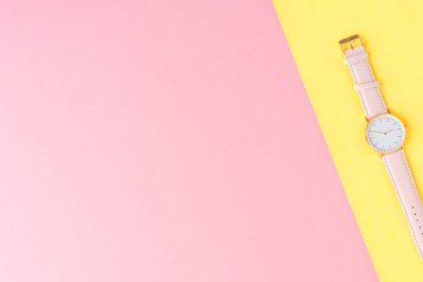 Zarif kadınlar kopyalama alanı ile izlerler