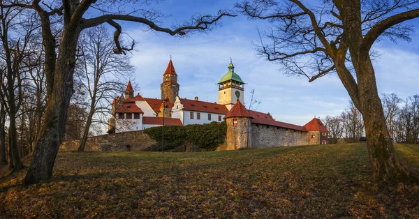Egyik Legszebb Vár Cseh Köztársaságban Bouzov Castle — Stock Fotó