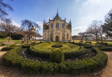 Kutna Hora, Çek Cumhuriyeti Prag doğusunda bir şehirdir. Orta Çağ freskleri ve uçan payandaların Gotik St. Barbara's kilise için onun bilinen.