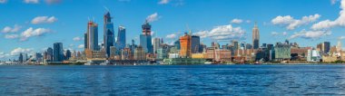 Manhattan siluetinin için New Jersey City batımında, ABD görüntüleyin.