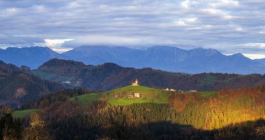 Sveti Tomaz Slovenya Belediyesi Skofja Loka Üst Carniola bölgesinde küçük bir yerleşim olduğunu