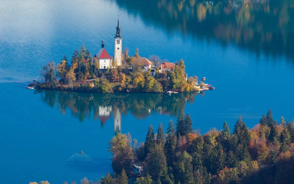 호수는 Bled 도시를 슬로베니아의 Carniolan 영역의 줄리안 알프스 호수입니다 관광지입니다 — 스톡 사진