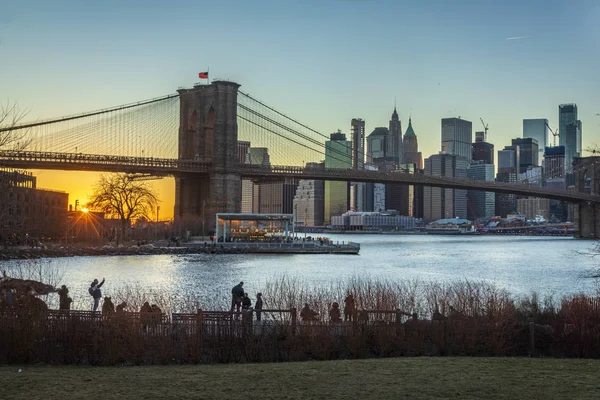 Pôr Sol Dumbo Brooklyn Bridge Park — Fotografia de Stock