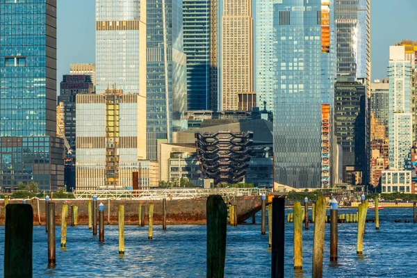 Lincoln Harbor Hudson Nehri kıyılarına New York City manzarası, New York, ABD