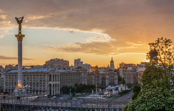 Självständighetstorget Centrum Kiev Stad Med Fontäner Vid Solnedgången — Stockfoto