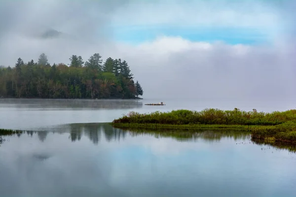 Kabut Mengelilingi Gunung Lewey Lake Adirondacks New York — Stok Foto