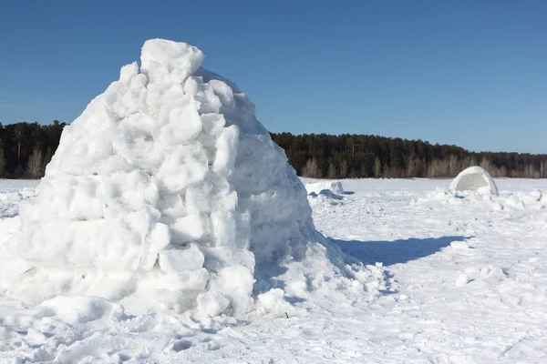 Igloo Pie Sobre Claro Nevado Invierno —  Fotos de Stock