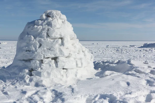 Igloo Pie Sobre Claro Nevado Invierno —  Fotos de Stock