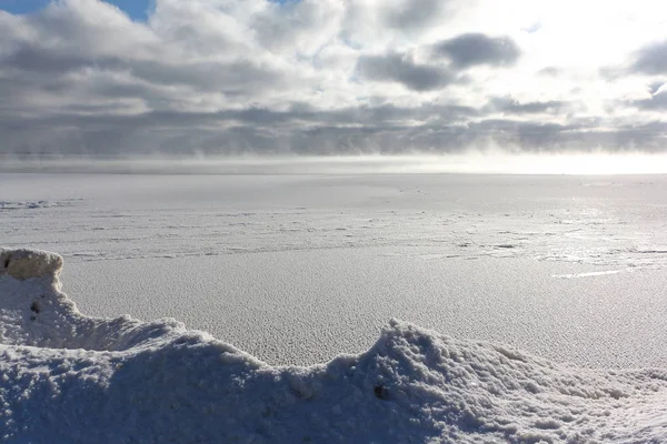 Ijs Vormen Rivier Herfst Reservoir Siberië Rusland — Stockfoto