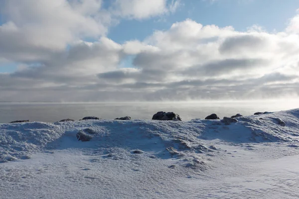 Evaporación Durante Congelación Del Agua Río Formación Hielo Embalse Siberia —  Fotos de Stock