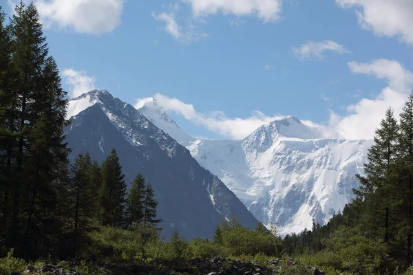 Mt huso Katunsky Ridge, Altay Dağları, Rusya'nın görünümü
