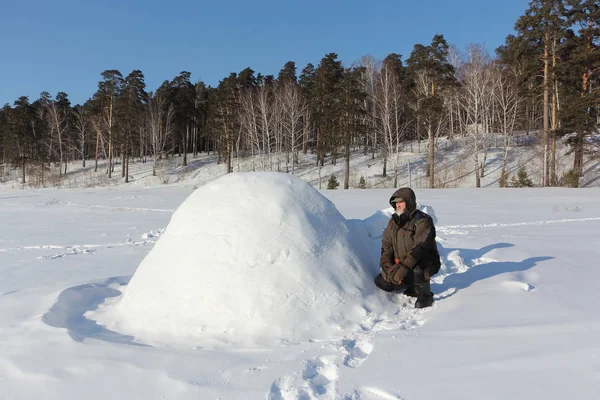 Man Warm Clothes Sitting Igloo Glade Winter Siberia Russia — Stock Photo, Image