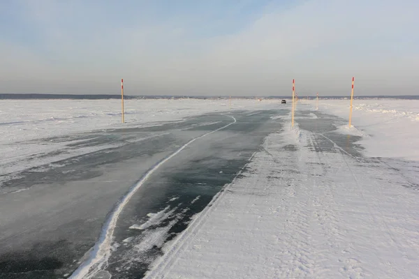 Ijs Road Rivier Oversteken Het Reservoir Van Novosibirsk Regio West — Stockfoto