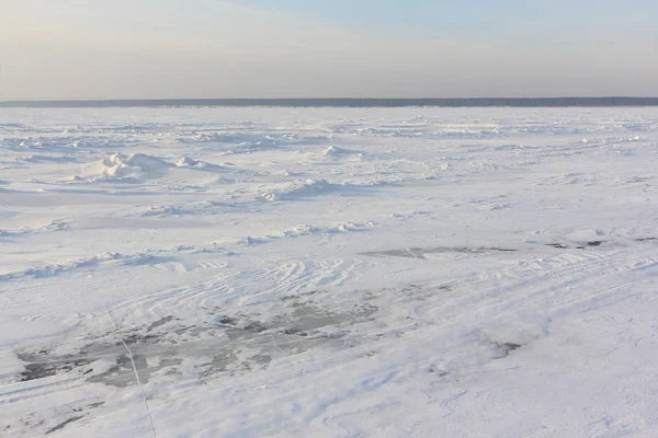 氷の道路 貯水池 ノボシビルスク地域 ロシア 西シベリアを横断 — ストック写真