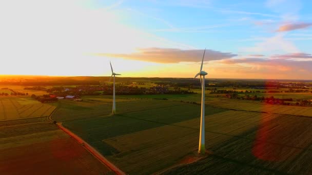 Luftaufnahme Von Windkraftanlagen Bei Sonnenuntergang Ländlichen Raum Niederrhein Deutschland — Stockvideo