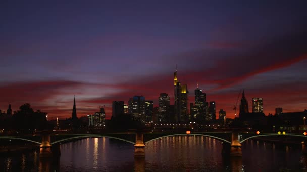 Die Skyline Von Frankfurt Bei Sonnenuntergang — Stockvideo