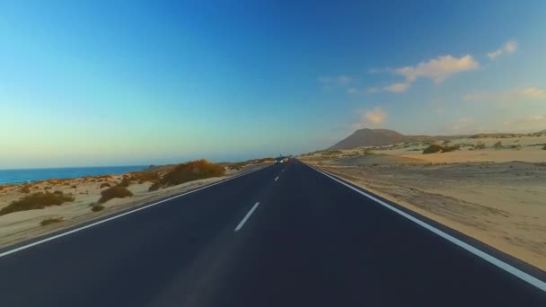 Körning Längs Kustvägen Genom Nationalparken Corralejo Fuerteventura Spanien Med Gimbal — Stockvideo