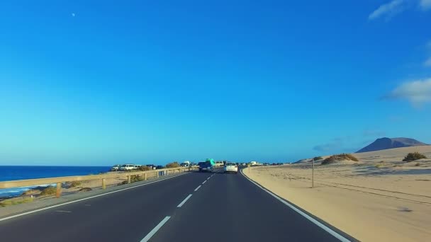 Körning Längs Kustvägen Genom Nationalparken Corralejo Fuerteventura Spanien Med Gimbal — Stockvideo