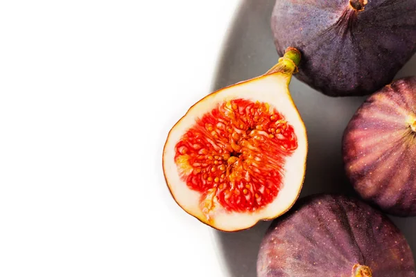 Fresh Figs Grey Plate Fruit Half Isolated White Background Clipping — Stock Photo, Image