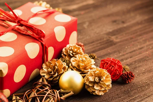 Decorazione Natale Capodanno Palline Oro Coni Abete Stella Legno Con — Foto Stock