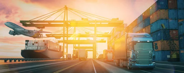 Transport und Logistik von Containerschiffen und Frachtschiffen — Stockfoto