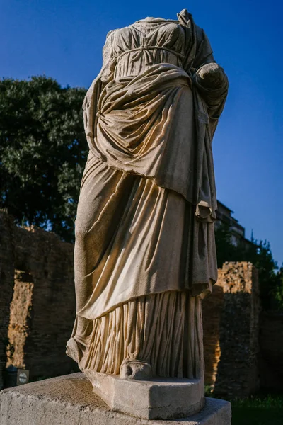 Rome Italy September 2018 Statue Headless Woman Stone Roman Forum — Stock Photo, Image