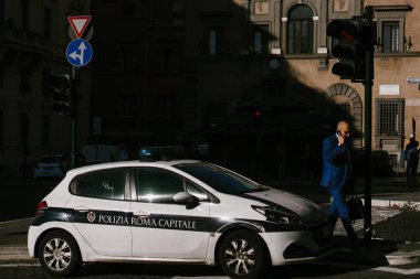 Roma, İtalya - 12 Eylül 2018: Roma'da polis arabası