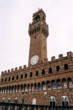 Palazzo Vecchio hangi şehir belediyesi bulunmaktadır. Floransa Cumhuriyeti ve Toskana Dükalığı hükümdarları yüzyıllardır burada oturdular | Floransa, İtalya - 14 Eylül 2018. 