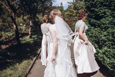 yeşil park eğlenmek nedime ile mutlu gelin