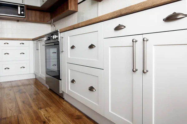 Stylish Light Gray Handles Cabinets Close Kitchen Interior Modern Furniture — Stock Photo, Image