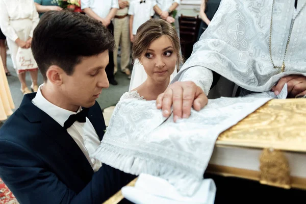 Novia Lujo Con Estilo Novio Elegante Haciendo Juramentos Ceremonia Boda —  Fotos de Stock