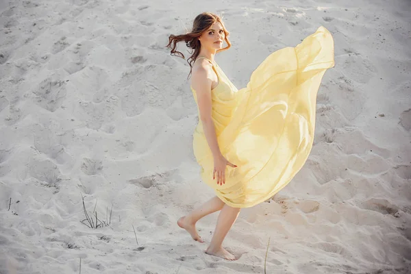 Full Length Beautiful Girl Yellow Dress Having Fun Walking Sandy — Stock Photo, Image
