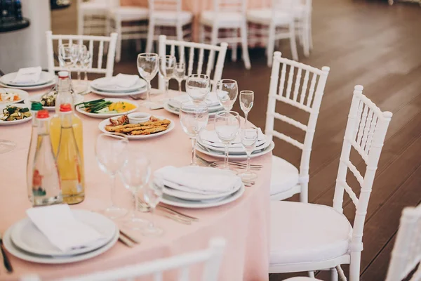 Moderne Bruiloft Receptie Roze Witte Bruiloft Instelling — Stockfoto