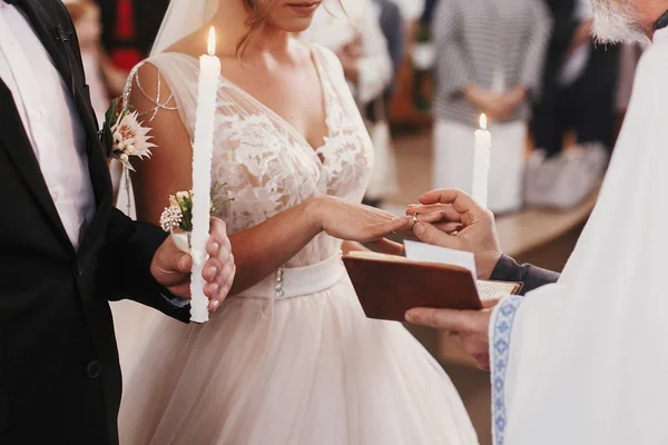 Imágenes de Vela de boda, fotos de Vela de boda sin royalties | Depositphotos Imágenes de Vela de boda, fotos de Vela de boda sin royalties | Depositphotos