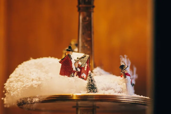 Magische Kleine Weihnachtsstadt Miniaturformat Mit Schnee Lichtern Und Kleinen Häusern — Stockfoto
