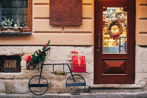 Creative Bicycle Christmas Tree Red Presents Doors Wreath Wine Corks — Stock Photo, Image