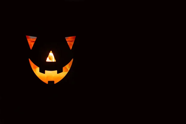 Abóbora Halloween Com Rosto Brilhante Assustador Fundo Preto Isolado Abóbora — Fotografia de Stock