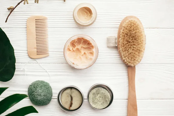 Natural Solid Shampoo Wooden Brush Deodorant Cream Scrub Konjaku Sponge — Stock Photo, Image