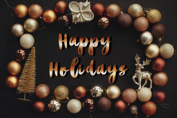 Happy Holidays Tekst Handgeschreven Gouden Teken Bij Kerstmis Gouden Frame — Stockfoto