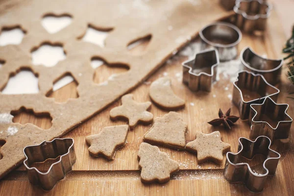 Making Christmas Gingerbread Cookies Tree Stars Dough Metal Cutters Rustic — Stock Photo, Image