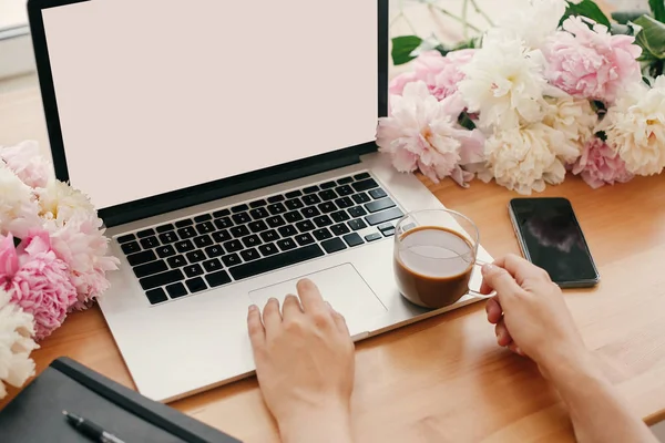 Hands Working Stylish Laptop Empty Screen Coffee Phone Black Notebook — Stock Photo, Image