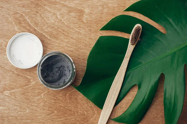 Zero Waste Concept Natural Toothpaste Activated Charcoal Glass Jar Bamboo — Stock Photo, Image