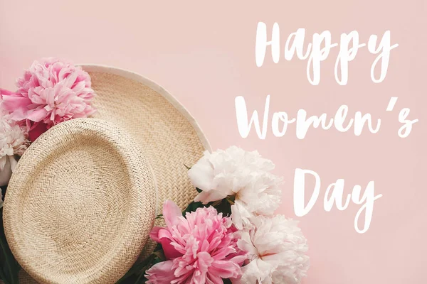 Happy Women Day Text Sign Straw Hat White Pink Peonies — Stock Photo, Image