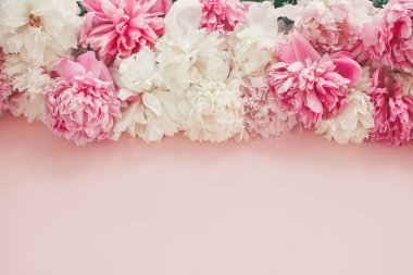 Mutlu anneler günü. Uluslararası Kadınlar Günü. Tebrik kartı sahte